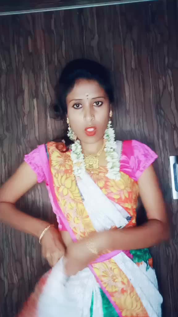 @Dancing 😎queen🔥