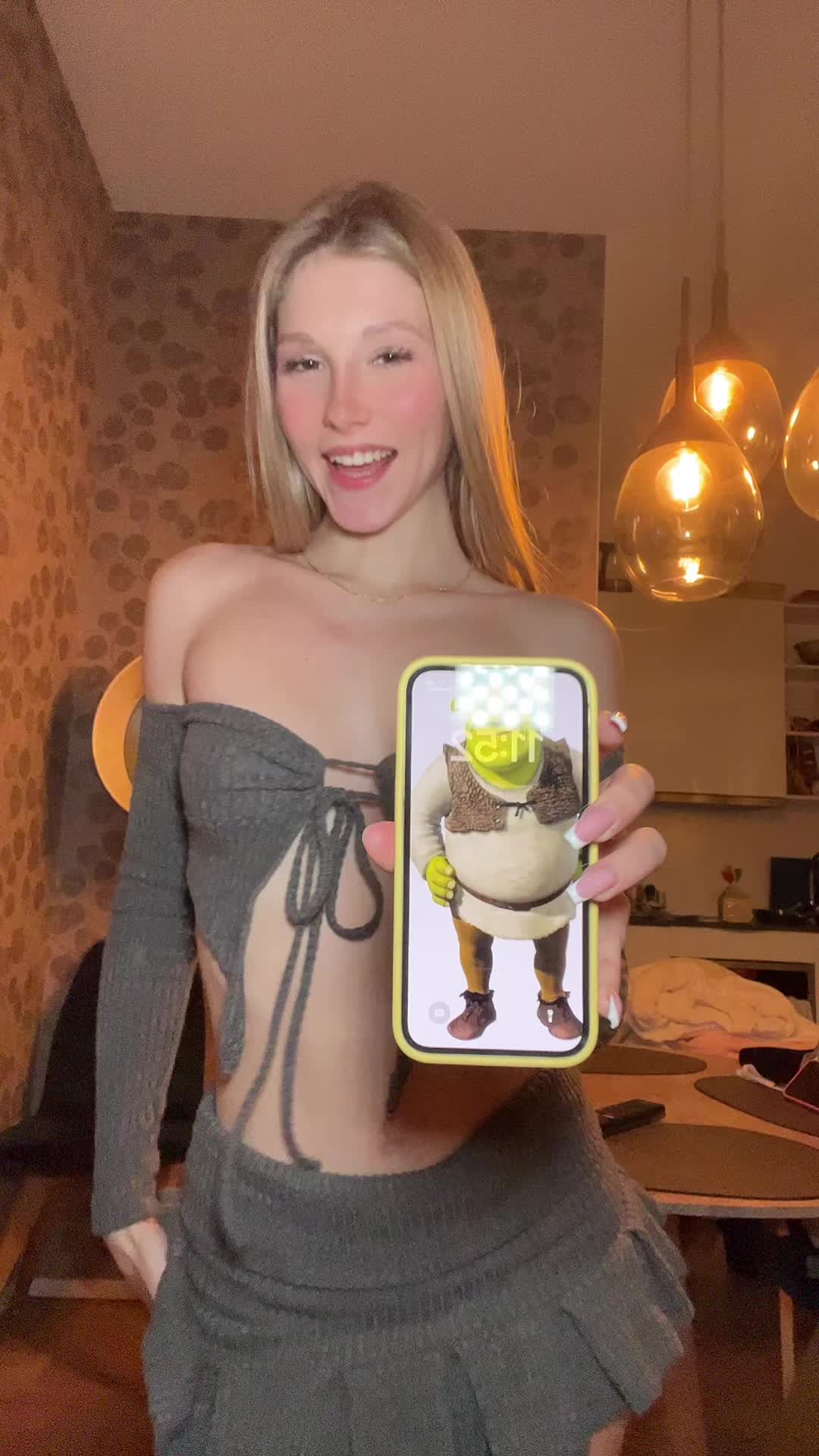 @emily_burns