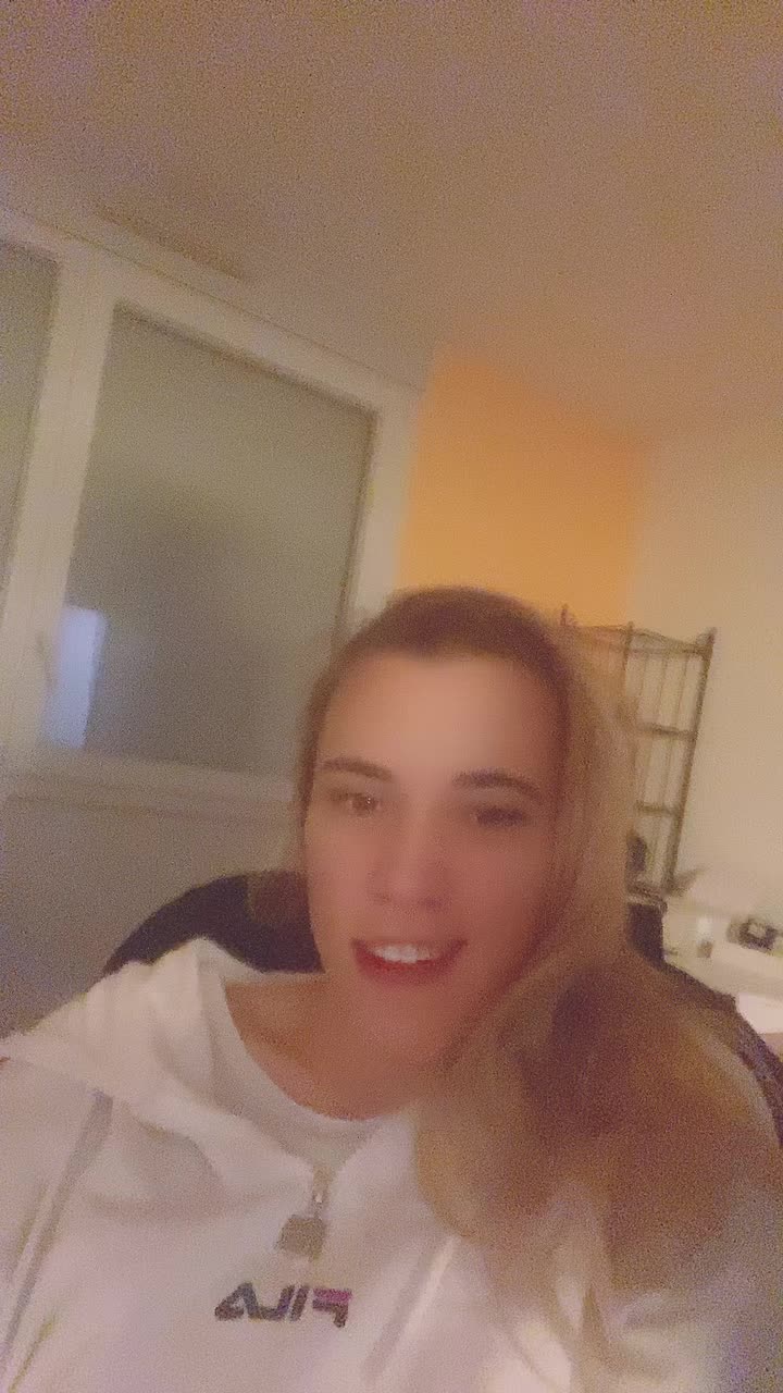 @Angèle