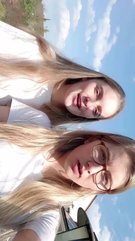 @Elisa & Lisa