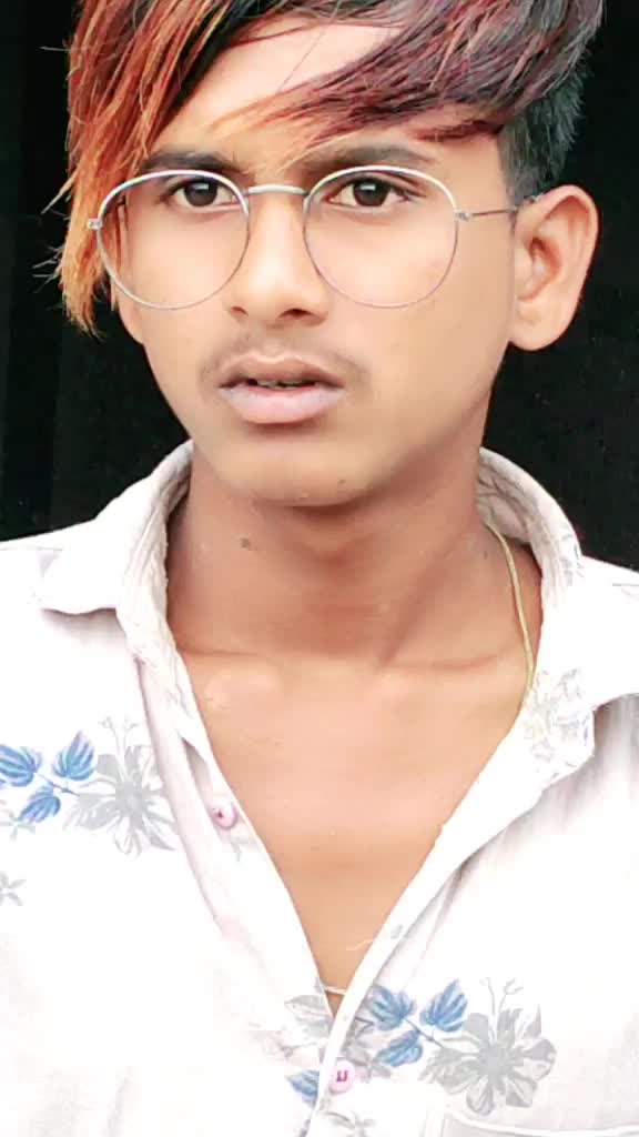 @👅_vaibhav___