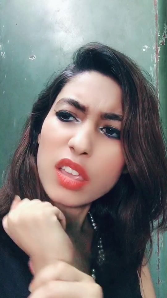 @Dhriti❤️Hiya❤️Singha