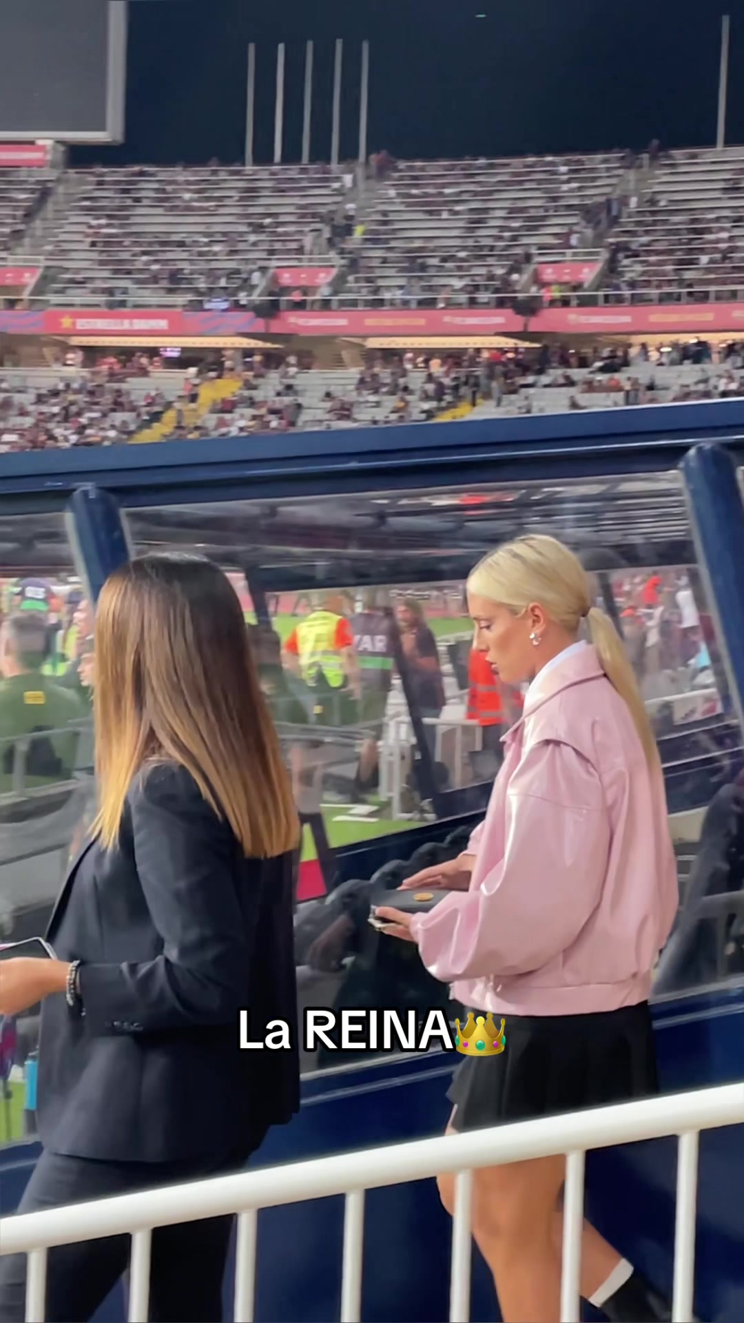 @carlagonzzaleez