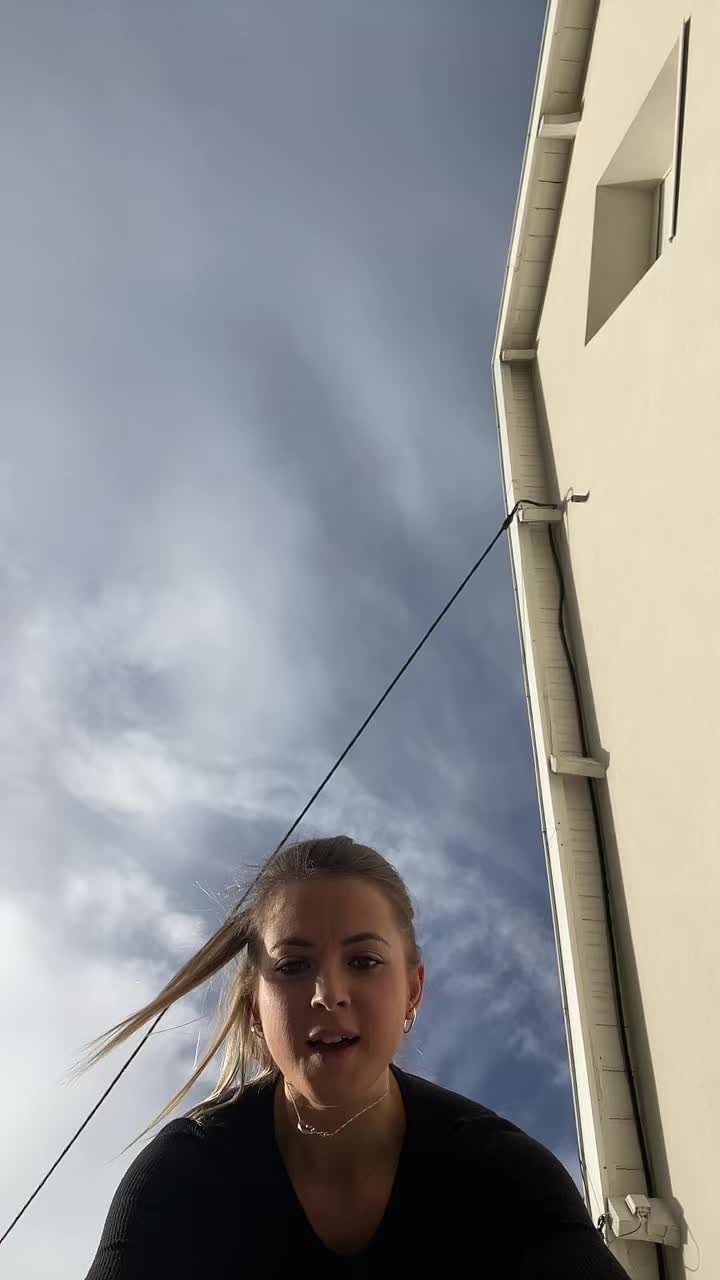 @Lau__ra