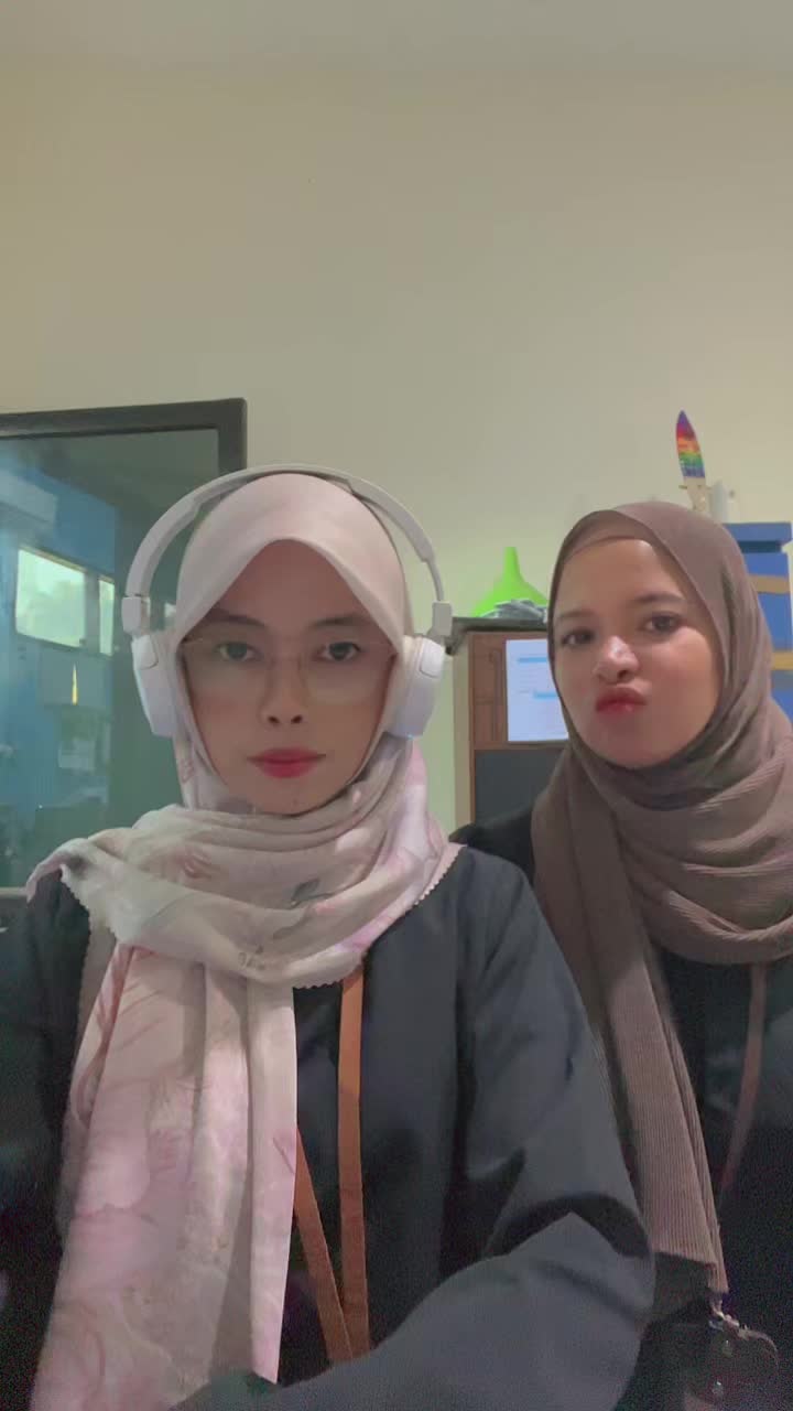 @NdiaaJ