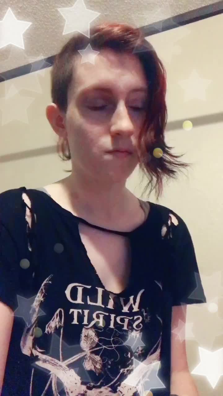 @AlexLynnVape