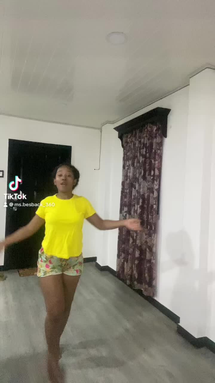 @Ms.bestback_28