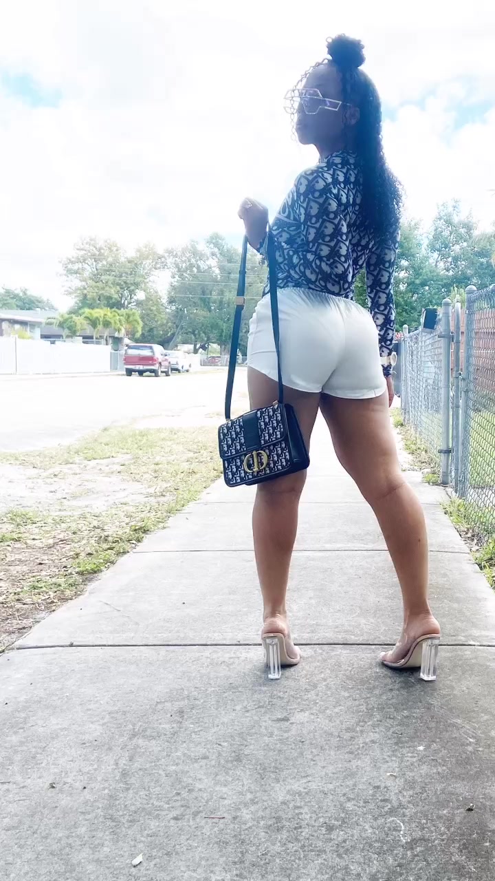 @_Mzmonroe