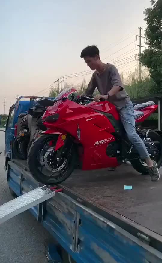 @✪