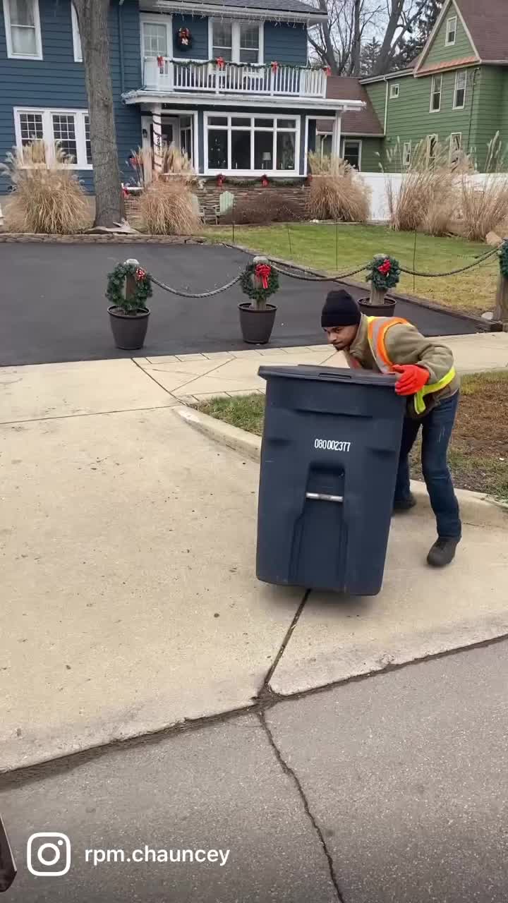 @The Trash Channel 😷
