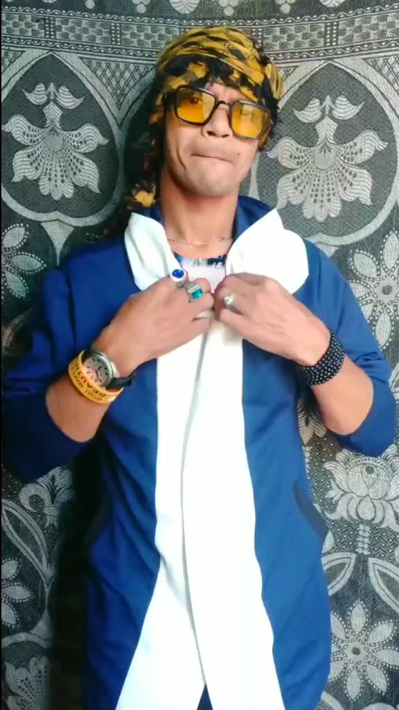 @Baad mein sabko follow kar dun