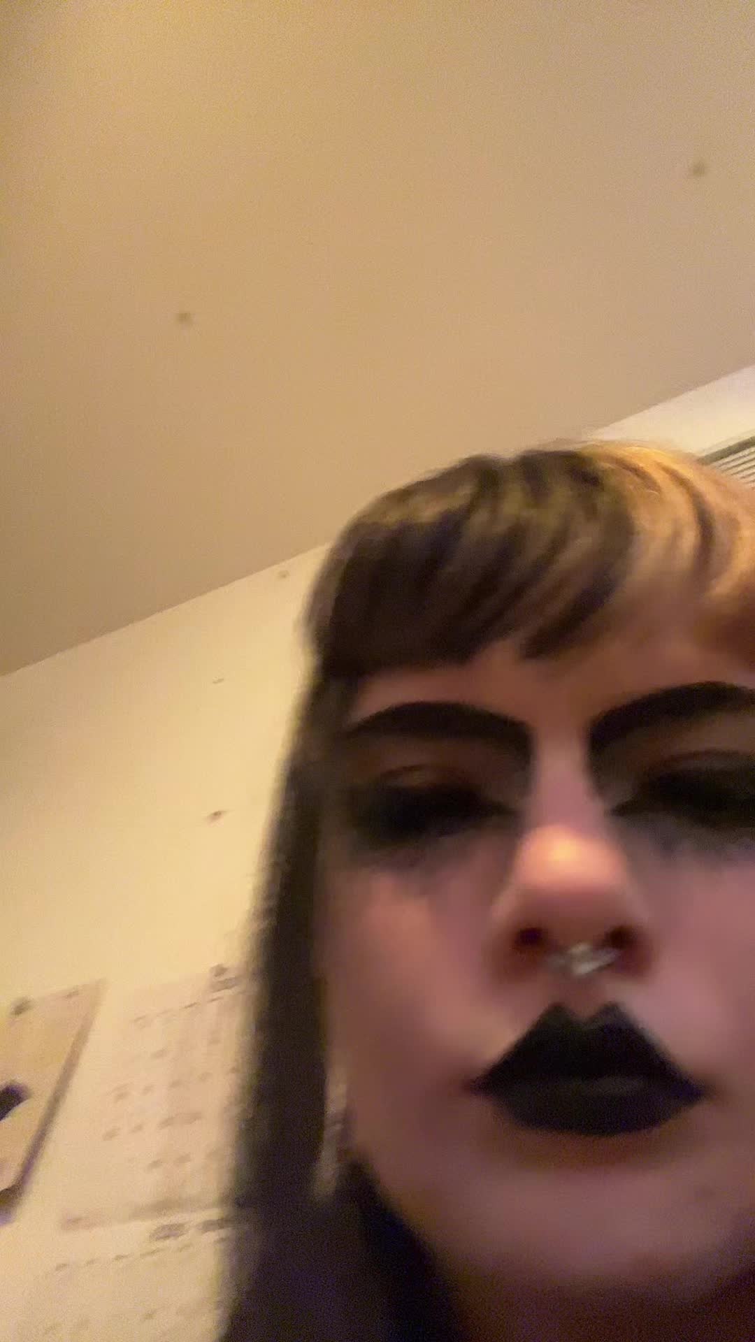 @Toeknee Marie☠️🖤