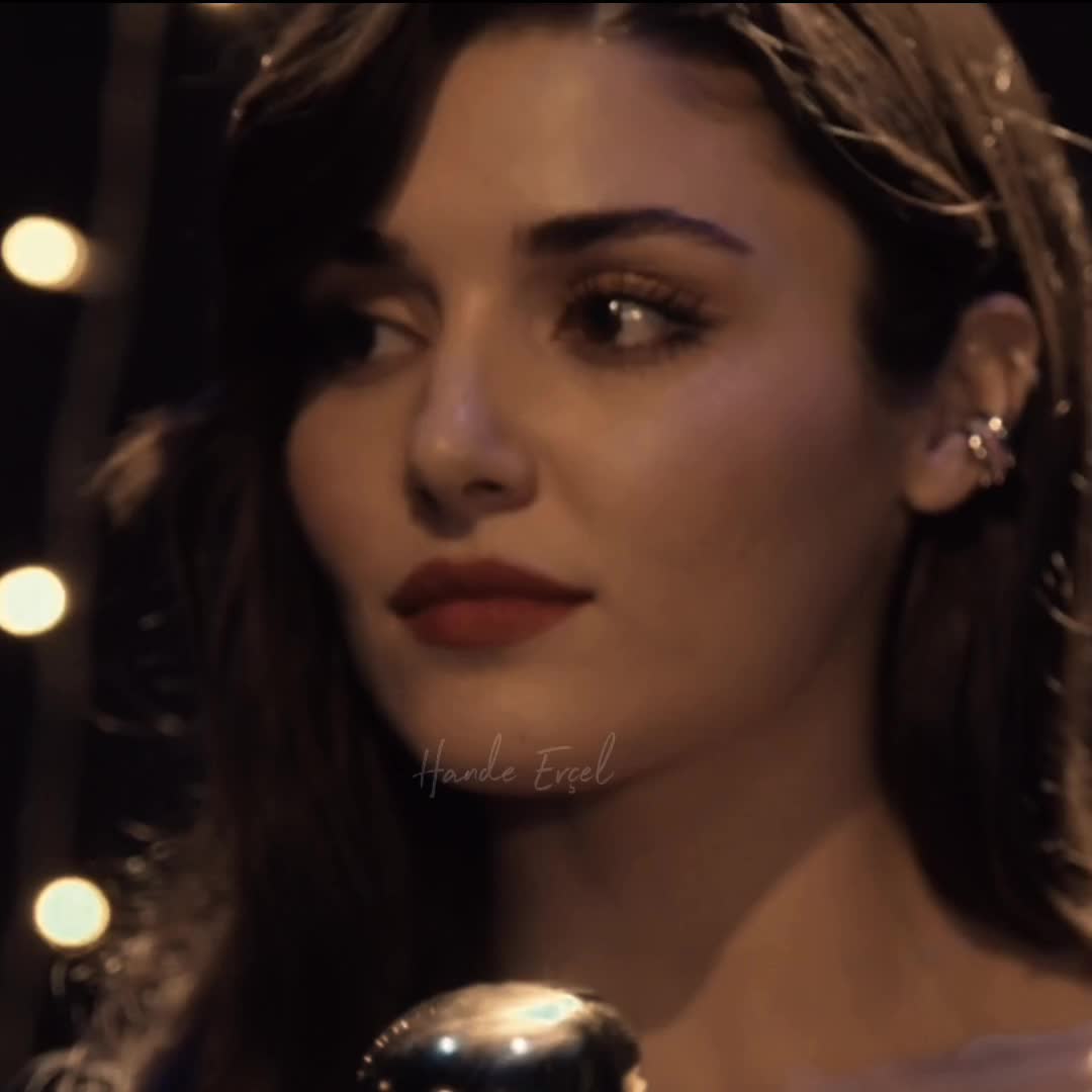 @Hande Erçel