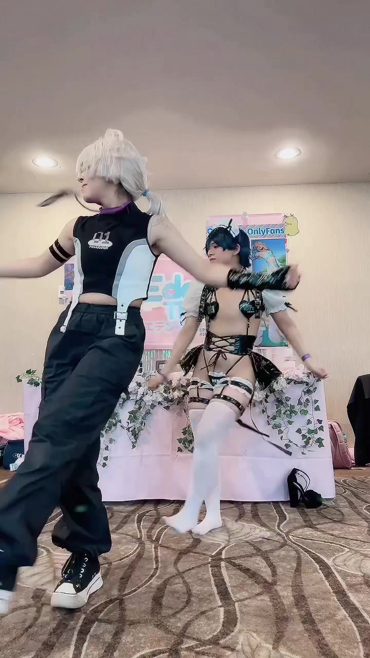 @𝐛𝐨𝐦𝐢