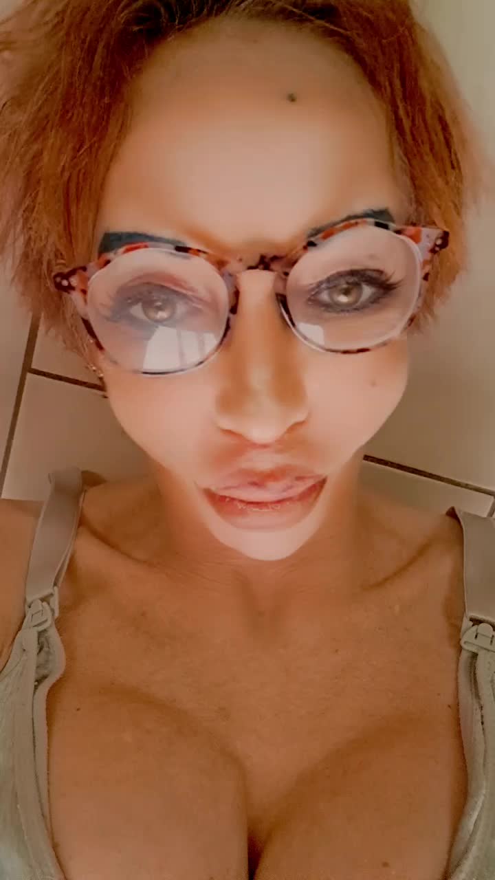 @anouchka