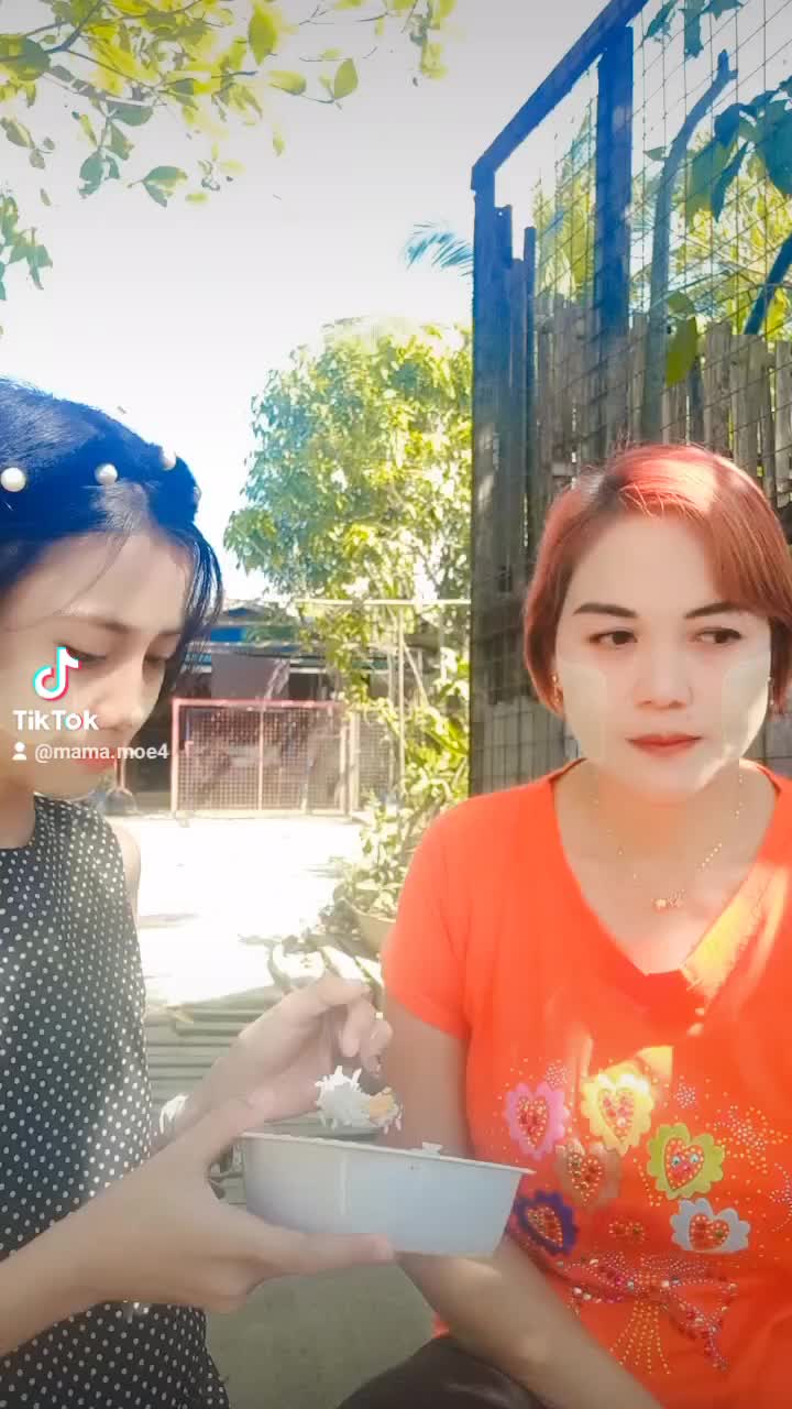 @Mama Moe