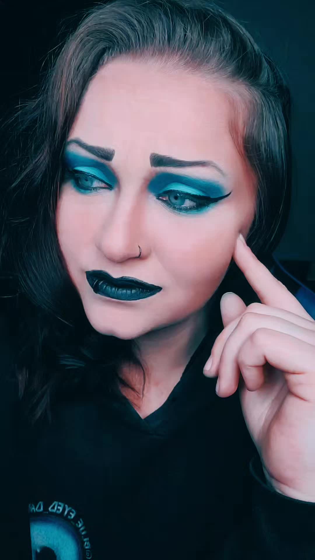 @Blue_Eyed_Darkness