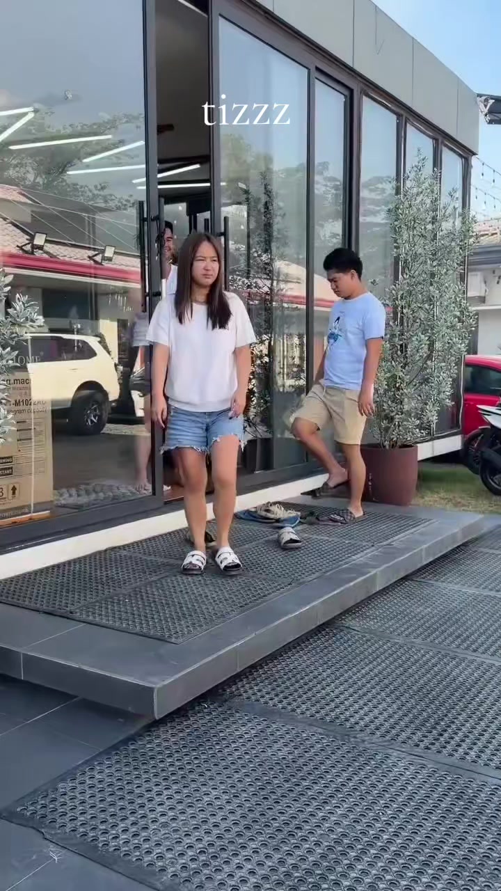 @ChrisTizzz