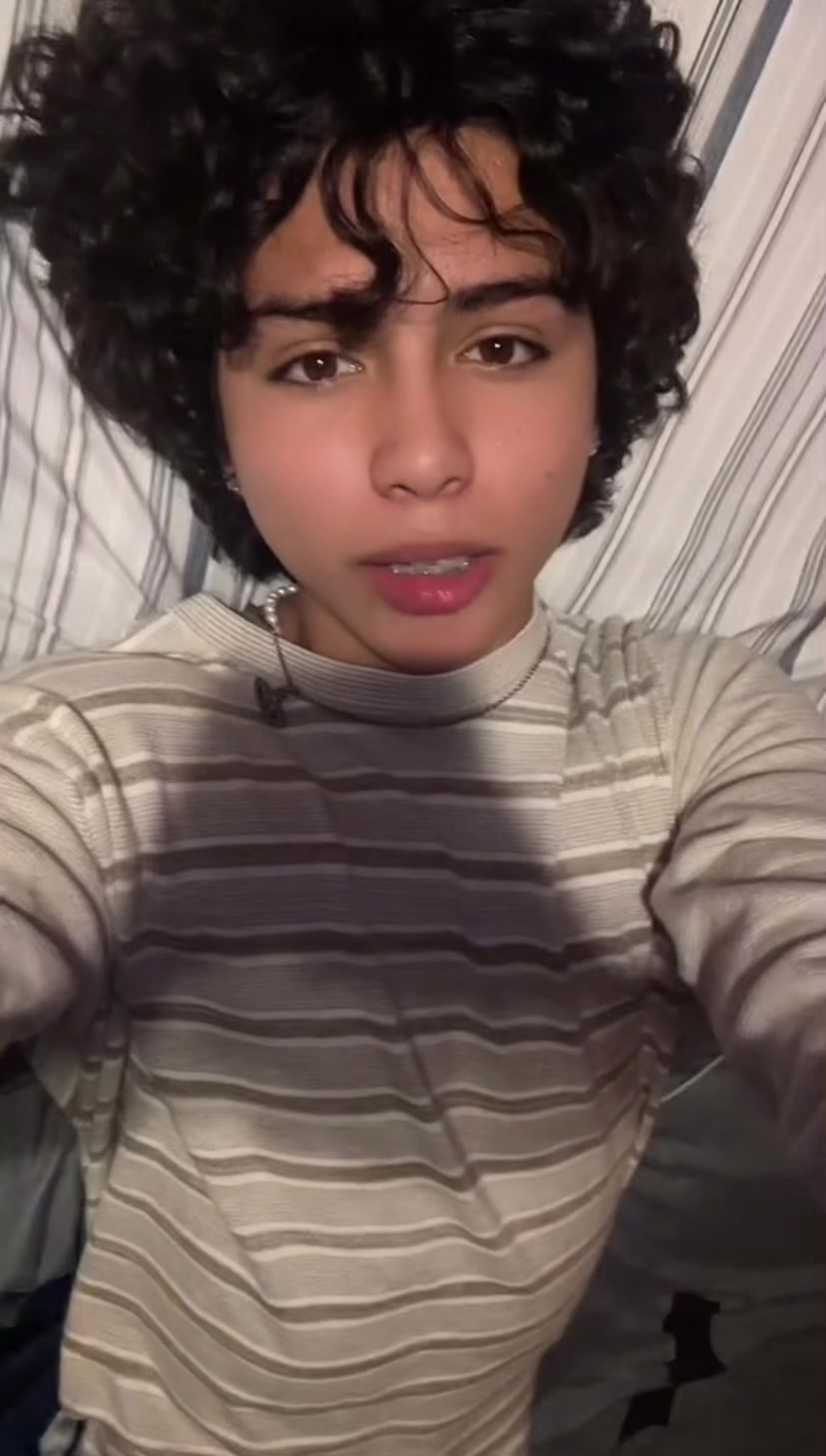 @😼