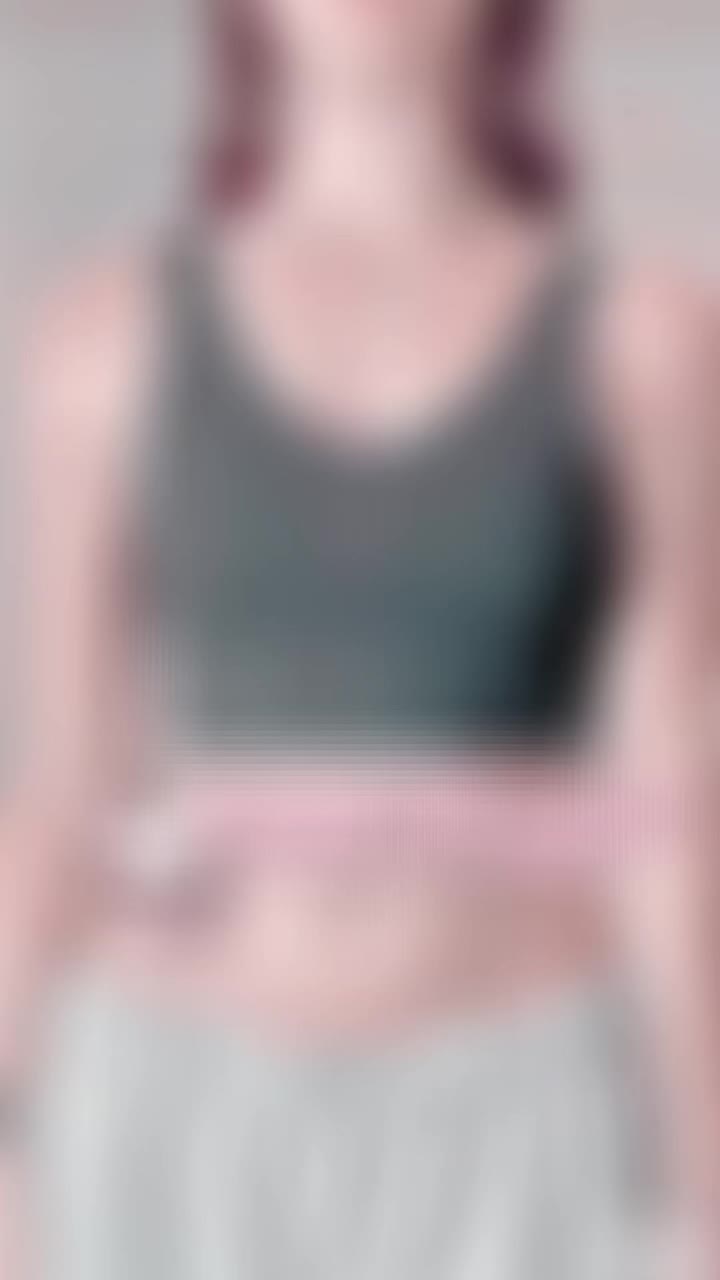 @Follow @gorgsbarrett not me