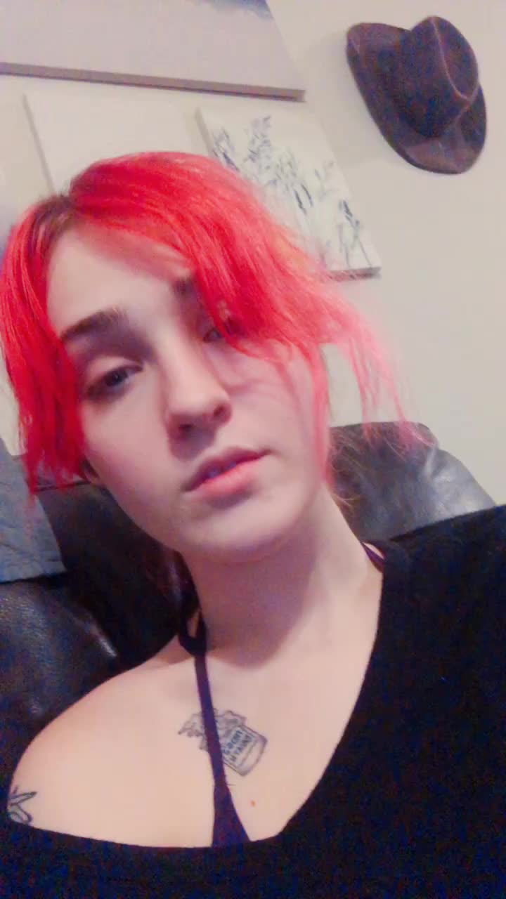 @VaporwaveVally🥀