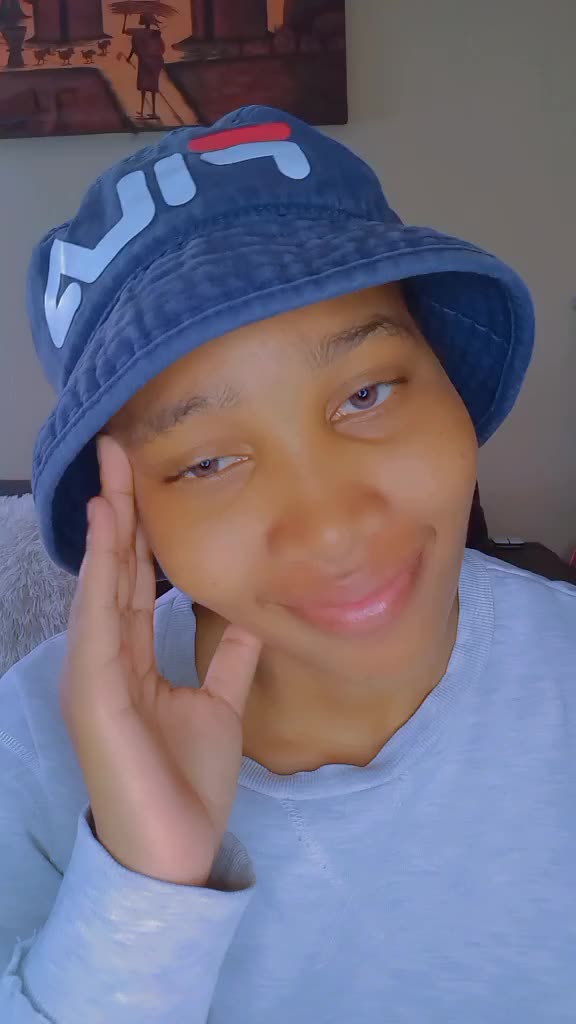 @YT: KRISIEY LOUW