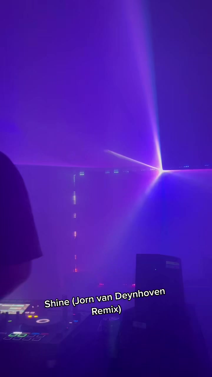 @V J Z Y