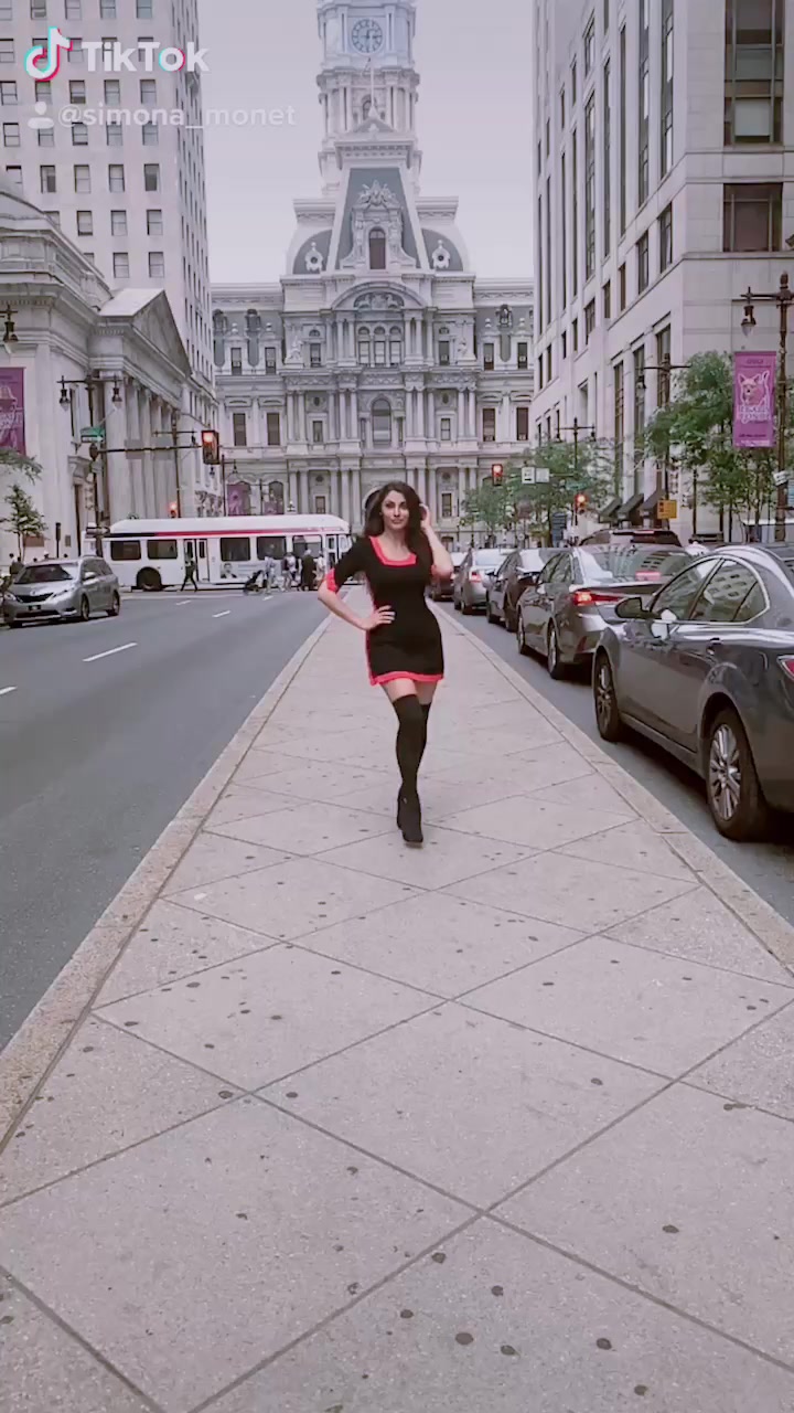 @simona_monet