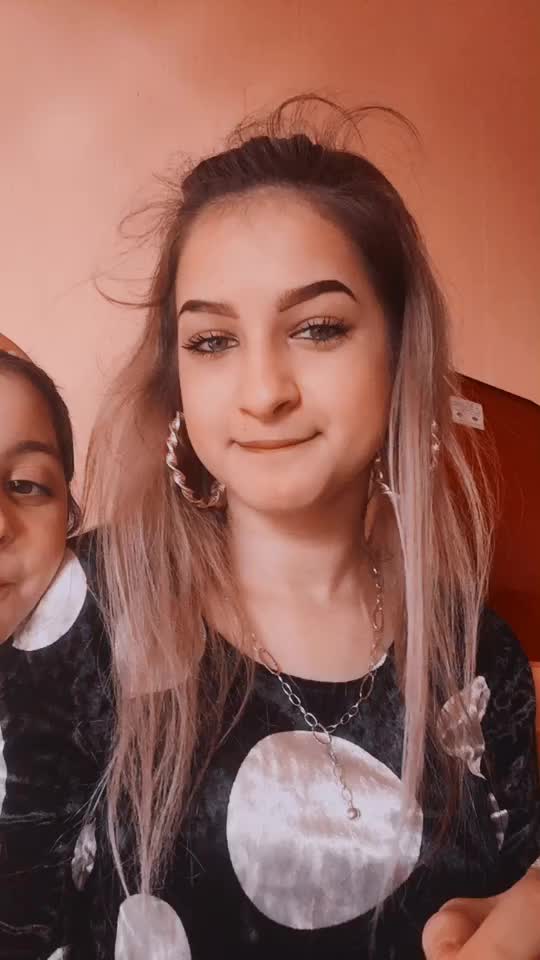 @Larisa Colompar