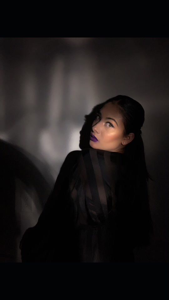 @KAVYAA🖤