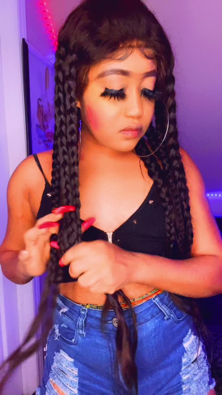 @Flawless 👑Qu&euml;en Sass&yuml;❤️