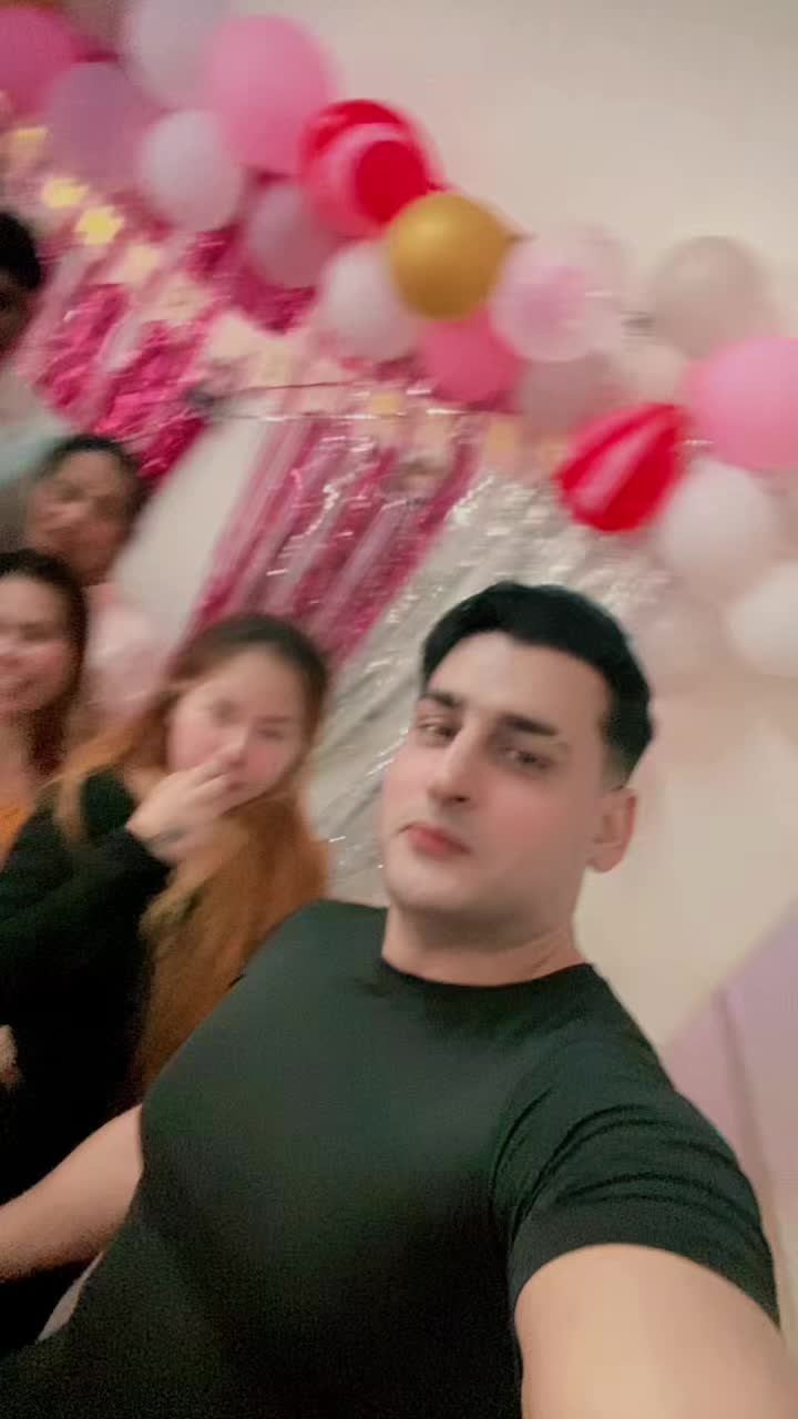 @𝓗𝓪𝓷𝓭𝓼𝓸𝓶𝓮 𝓑𝓾𝓽𝓽 🇵🇰