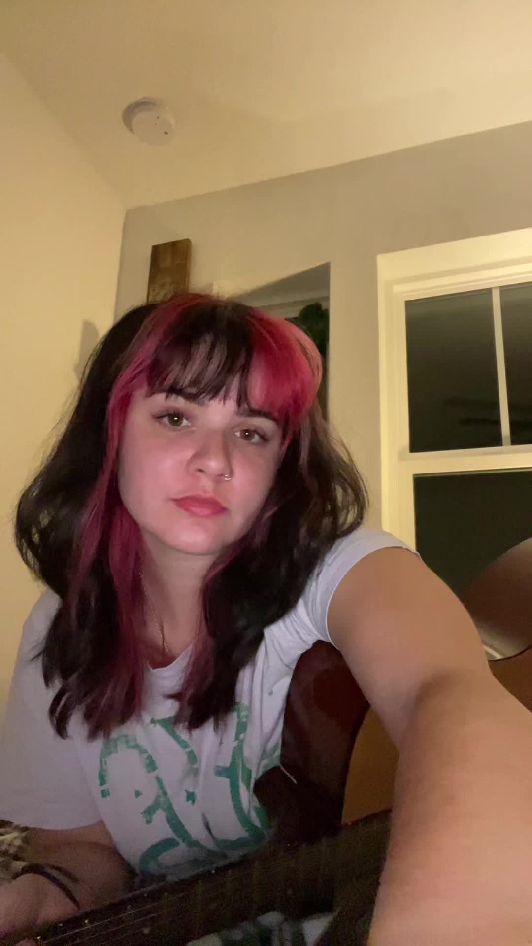 @Khloee
