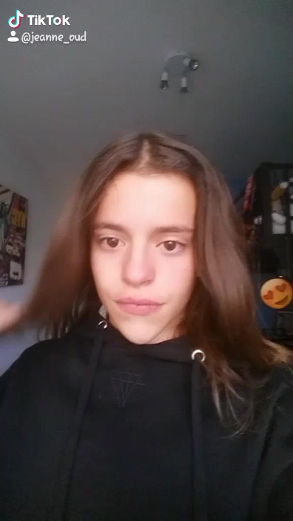 @jeanneee