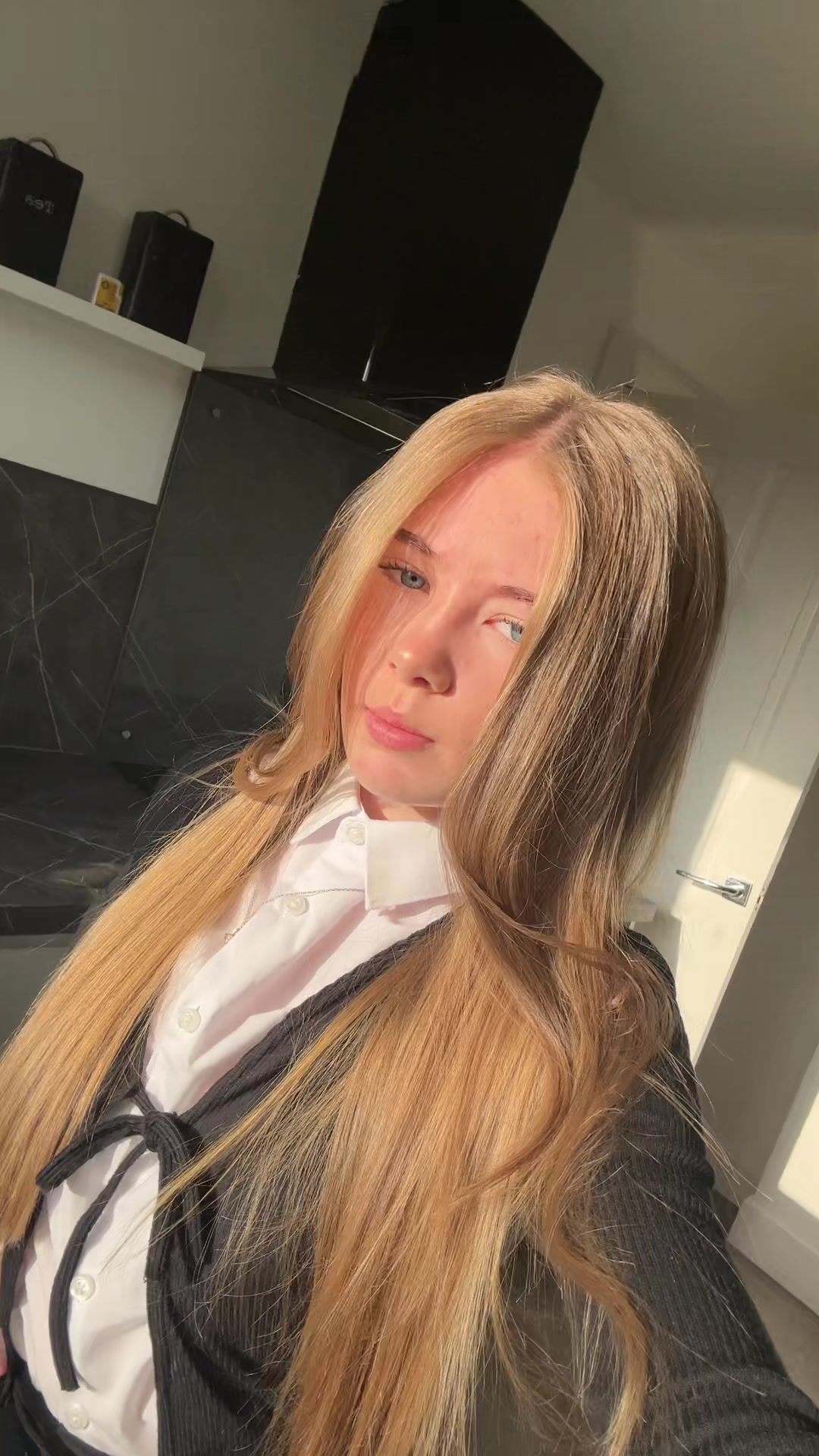 @𝐜𝐚𝐫𝐥𝐲𝐜𝐨𝐰𝐚𝐧🖤