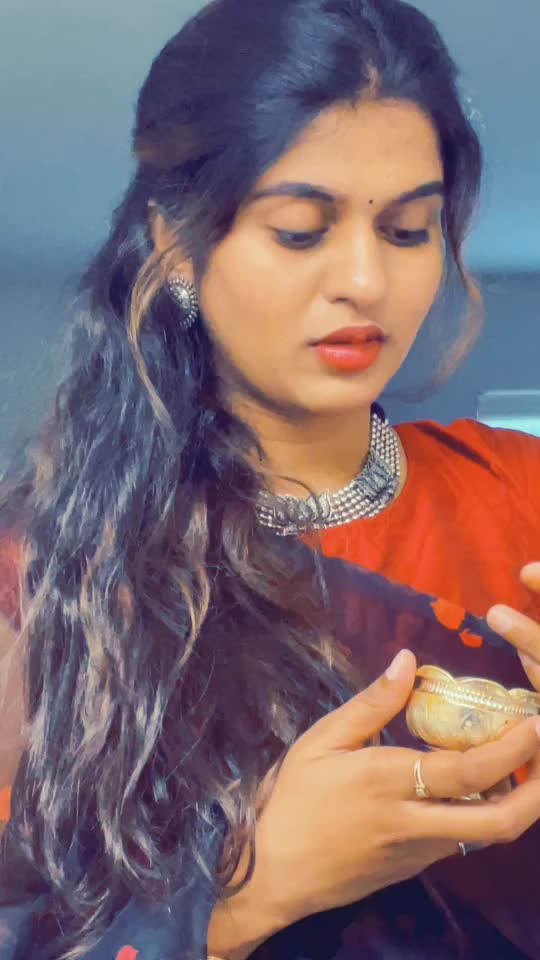 @Sravyavarma12