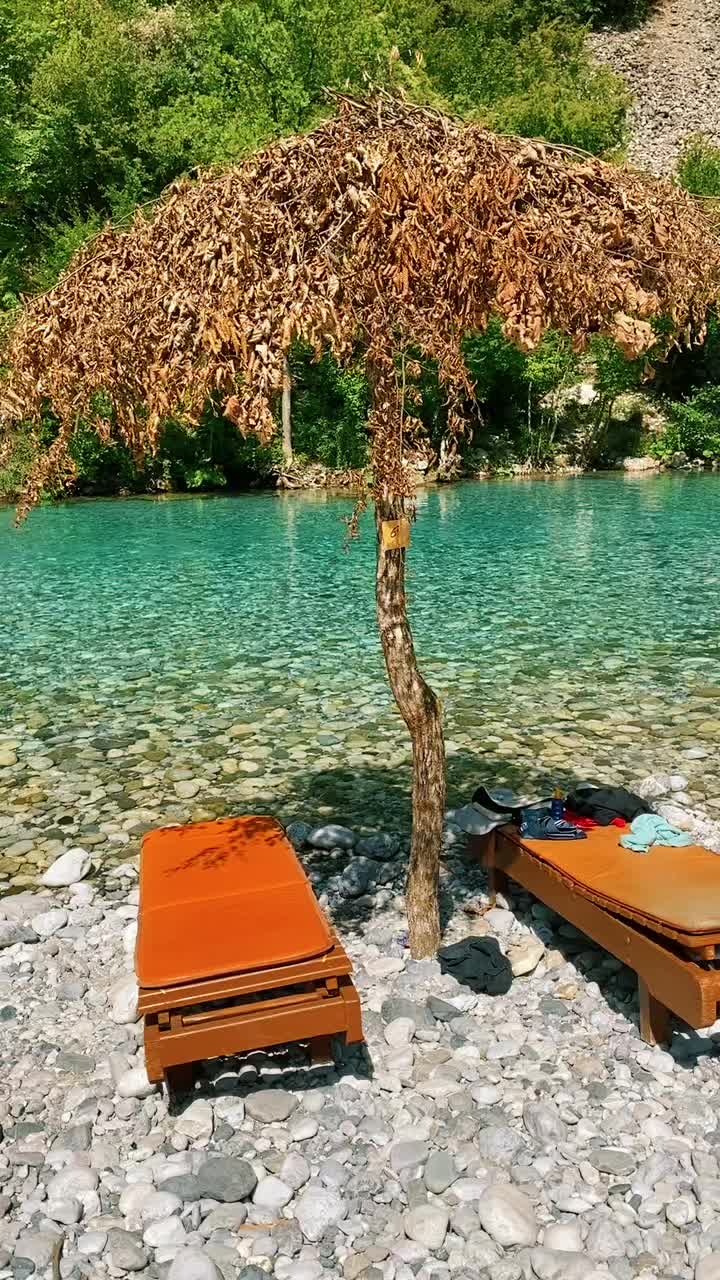 @Alban Llolluni