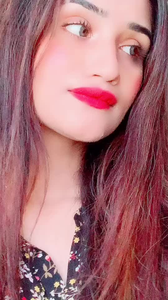 @Zara Khan 🔥