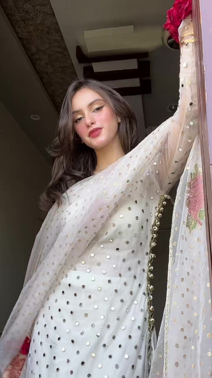 @MAHNOOR♡