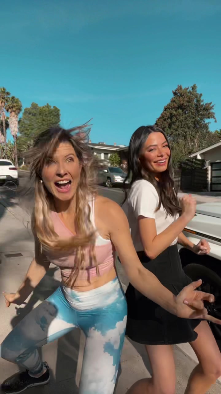 @Amanda Cerny