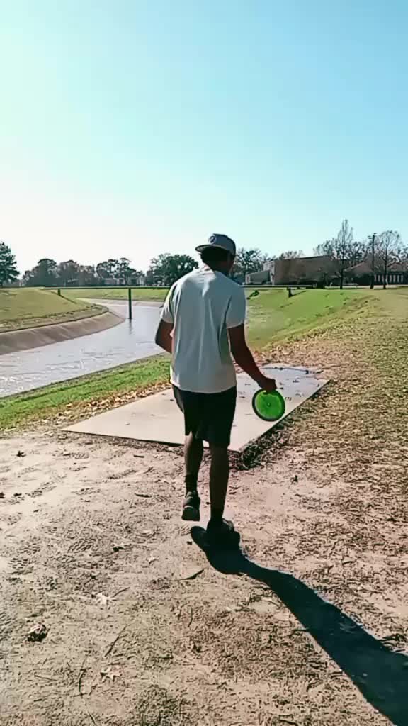 @MACIAS_DISCGOLF