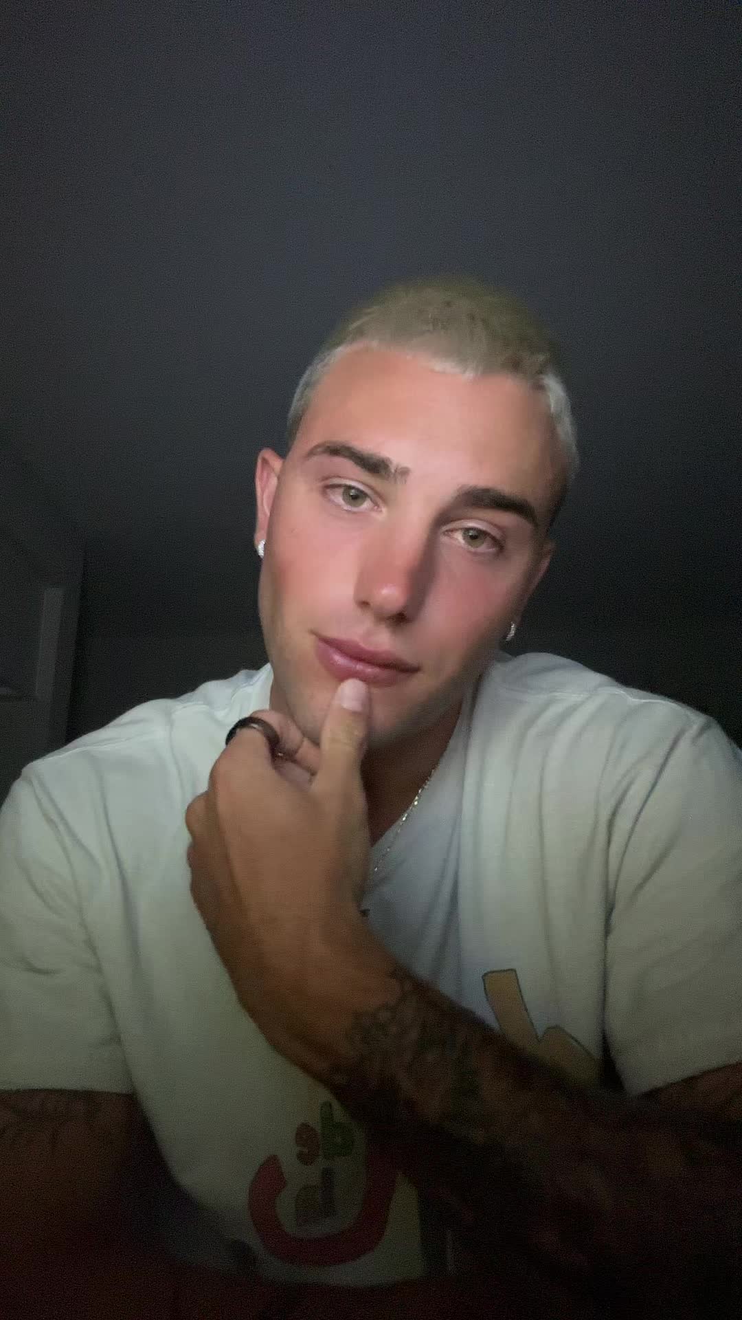 @🧝🏼