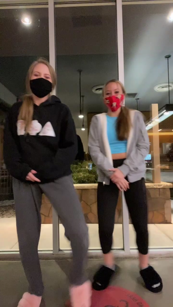 @devan_mooney