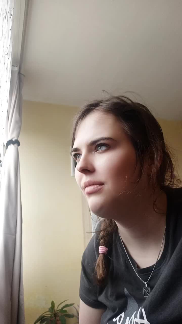 @Ellienka