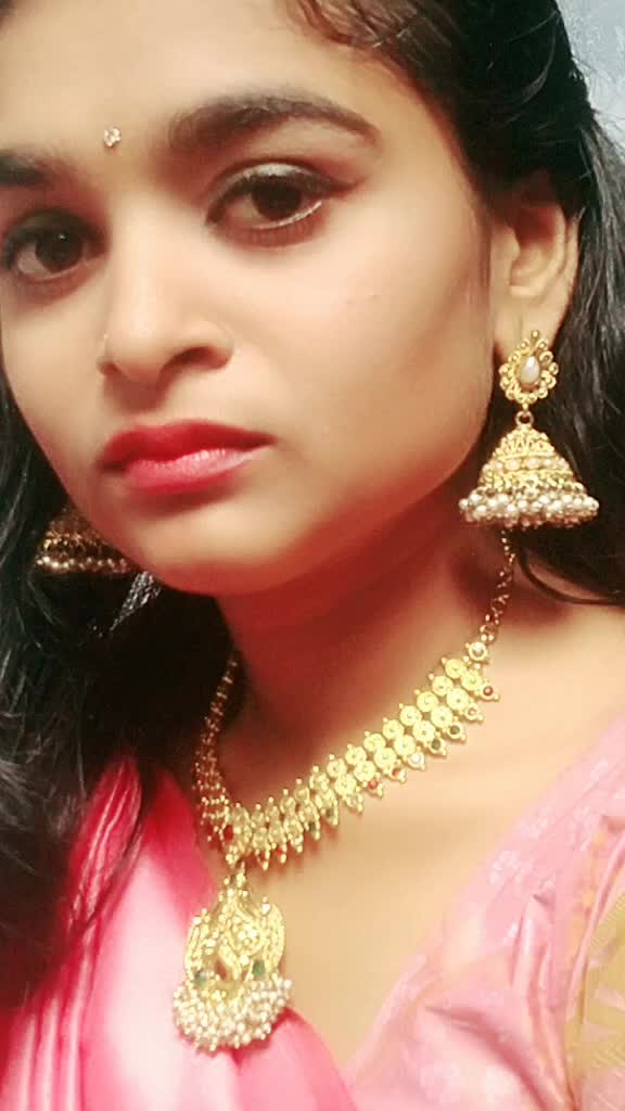 @ShRuThIChArAn😍