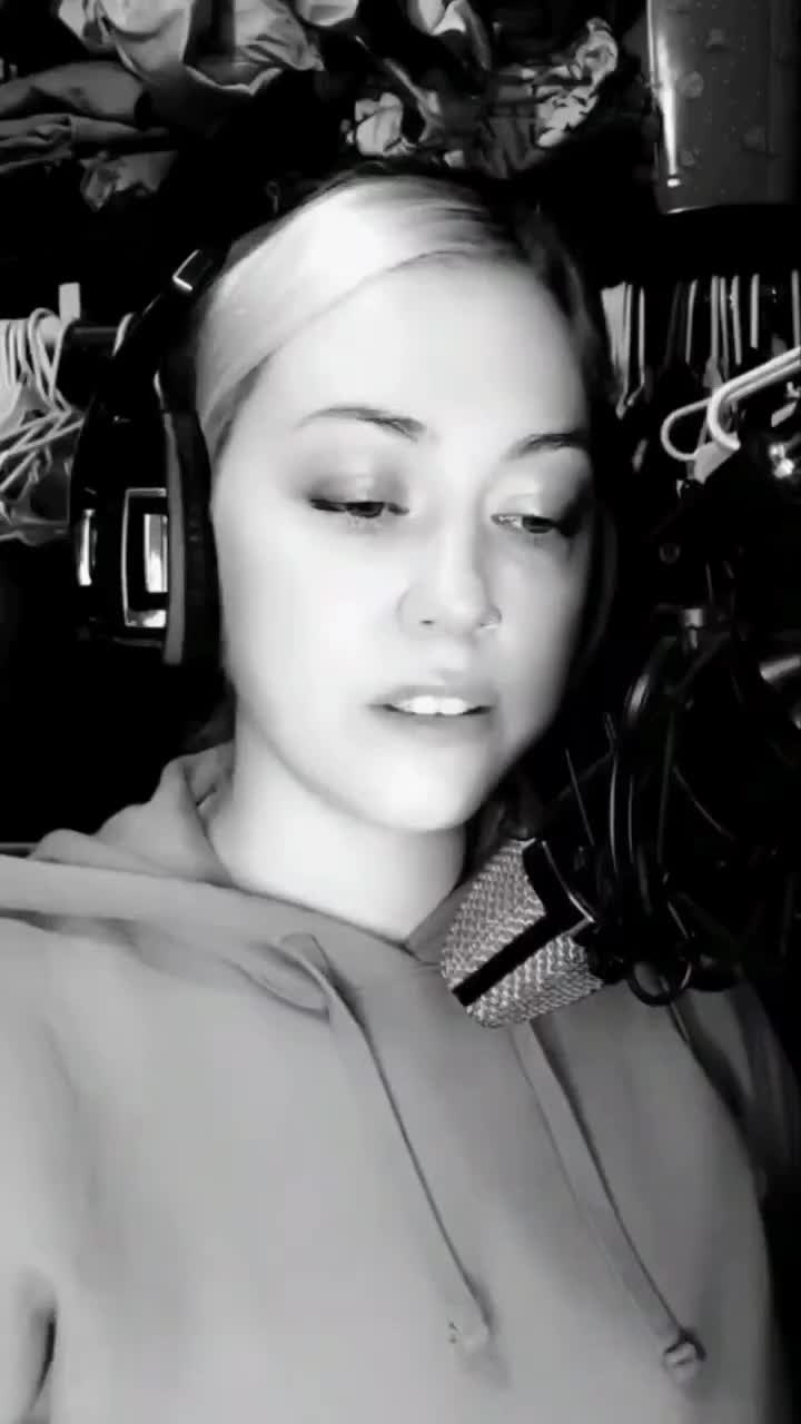 @victoriaveerobles