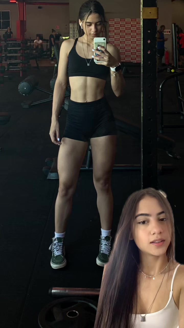 @karoliv_