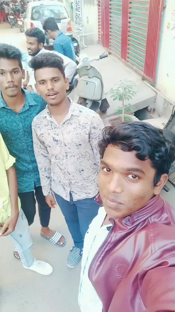 @faltoos_abhi