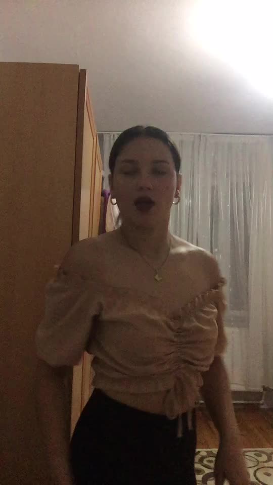 @user34993652674