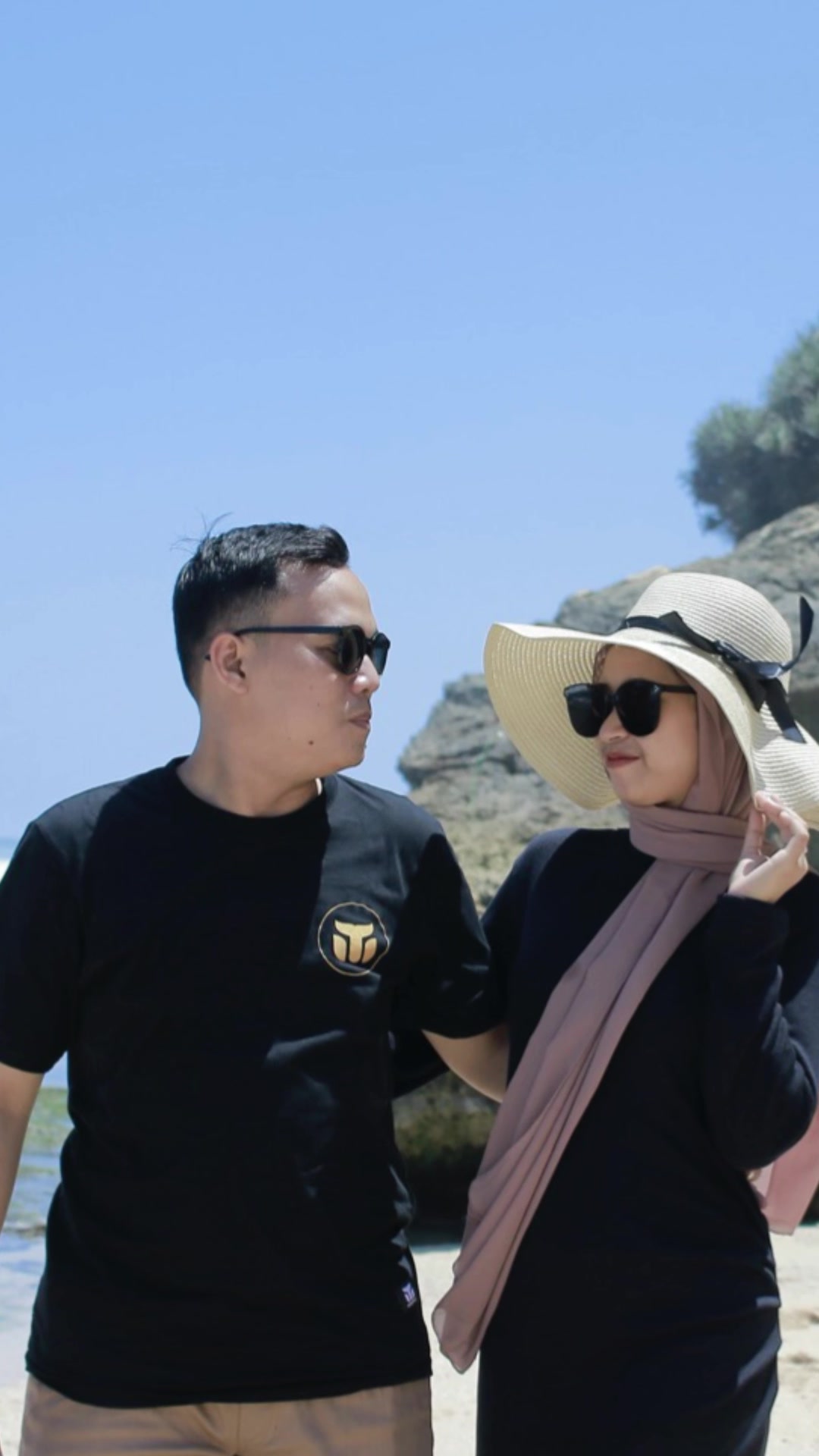 @Putriyusast
